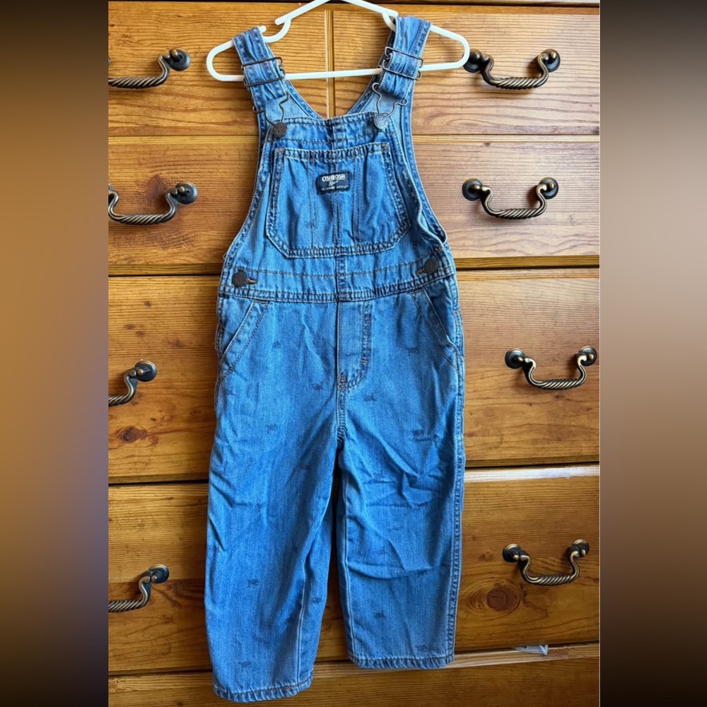 Vintage OshKosh B'gosh Overalls with train engines printed throughout size 3T